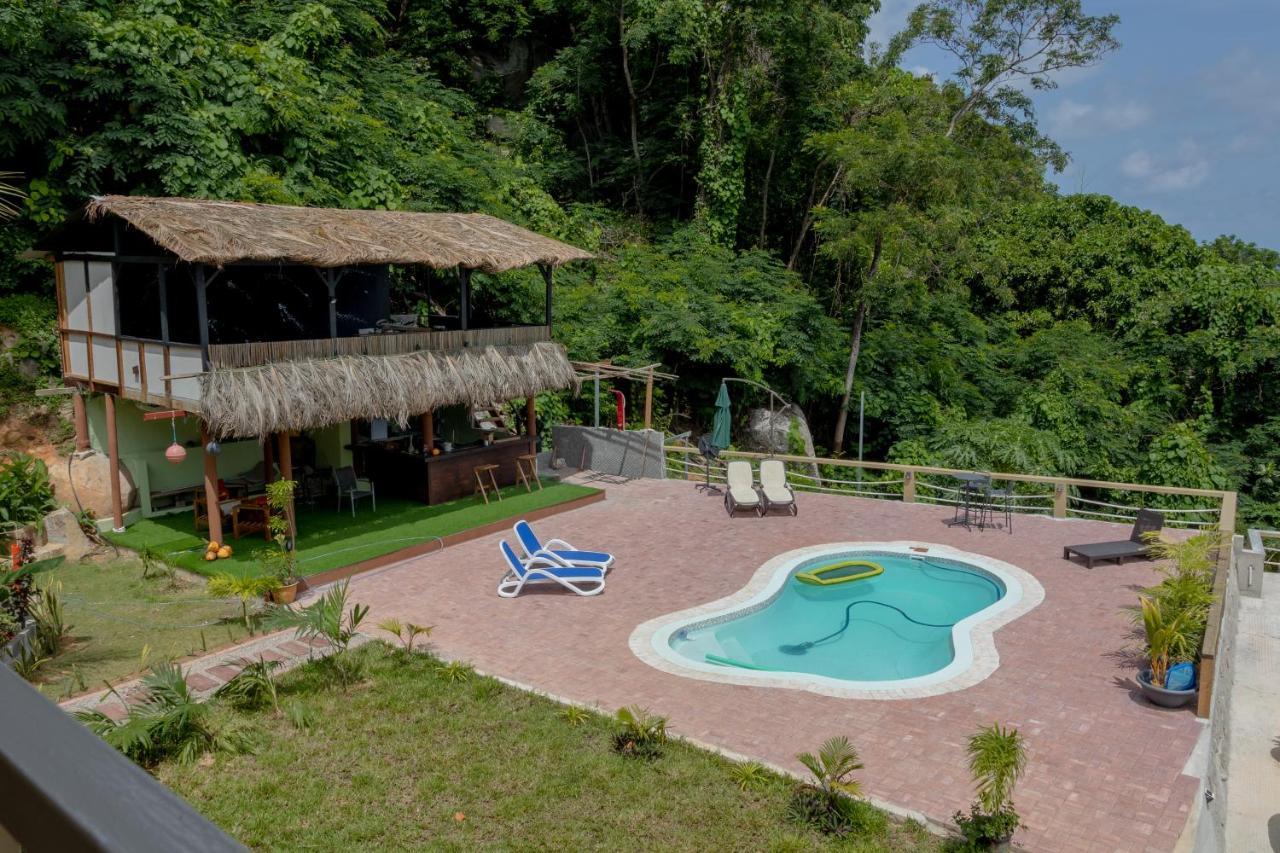 Auguste Holiday Residence Anse Etoile Exterior photo