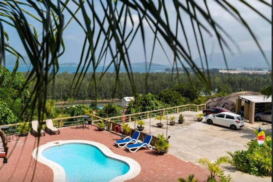 Auguste Holiday Residence Anse Etoile Exterior photo